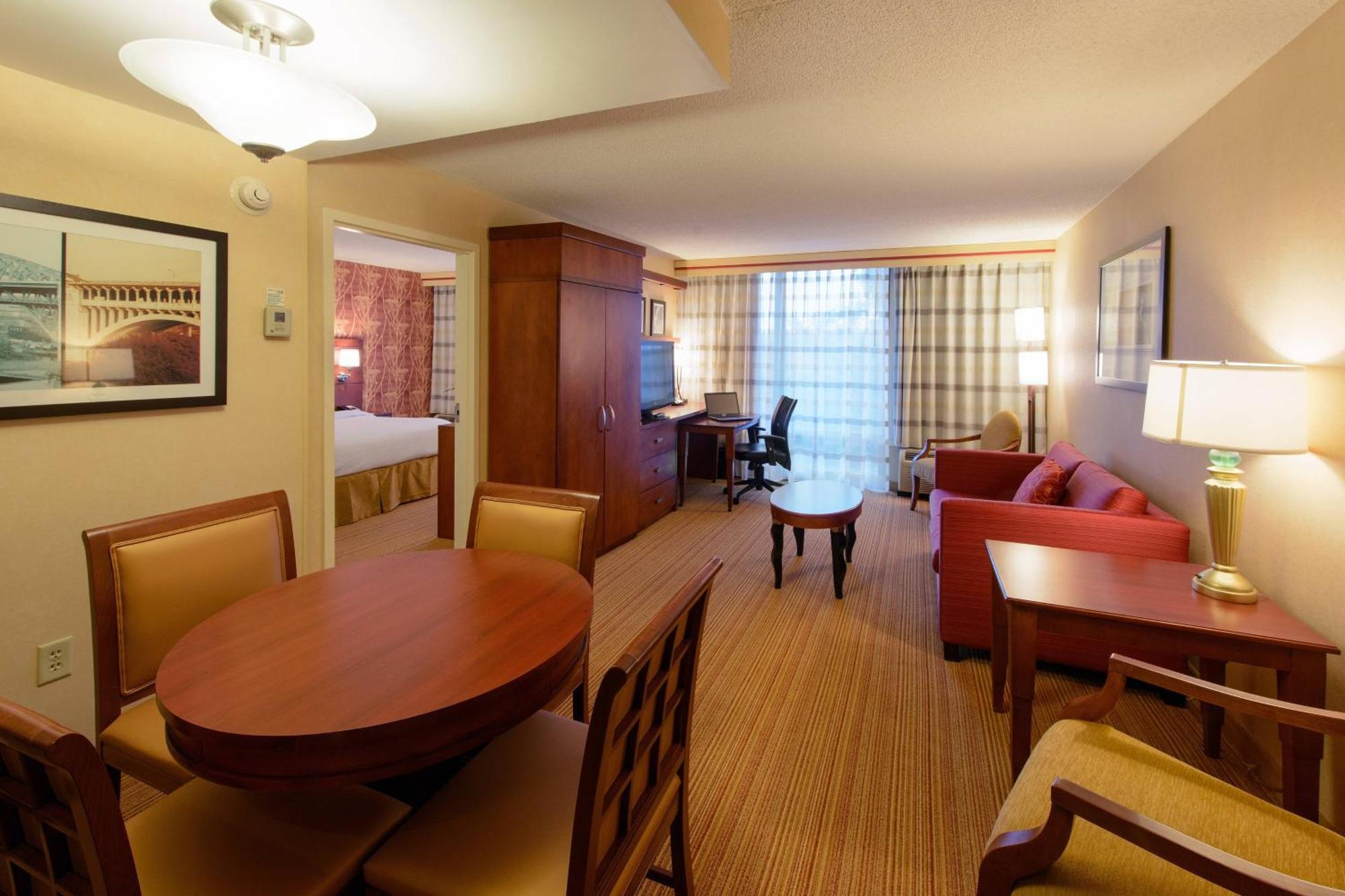 Courtyard By Marriott Canton North Canton Eksteriør billede